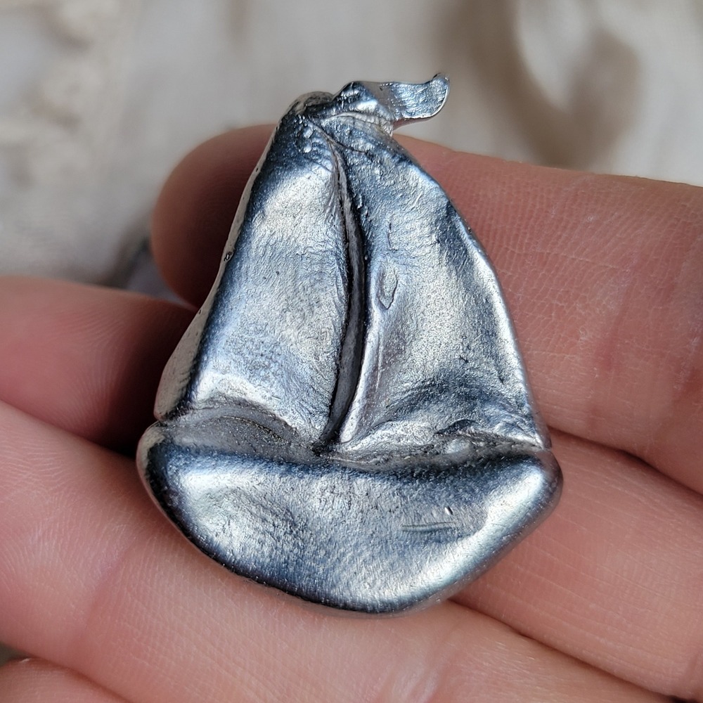 Vintage 1990s Sailboat Clip-On Earrings Silver Tone Modernist Nautical Statement - Picture 3 of 8
